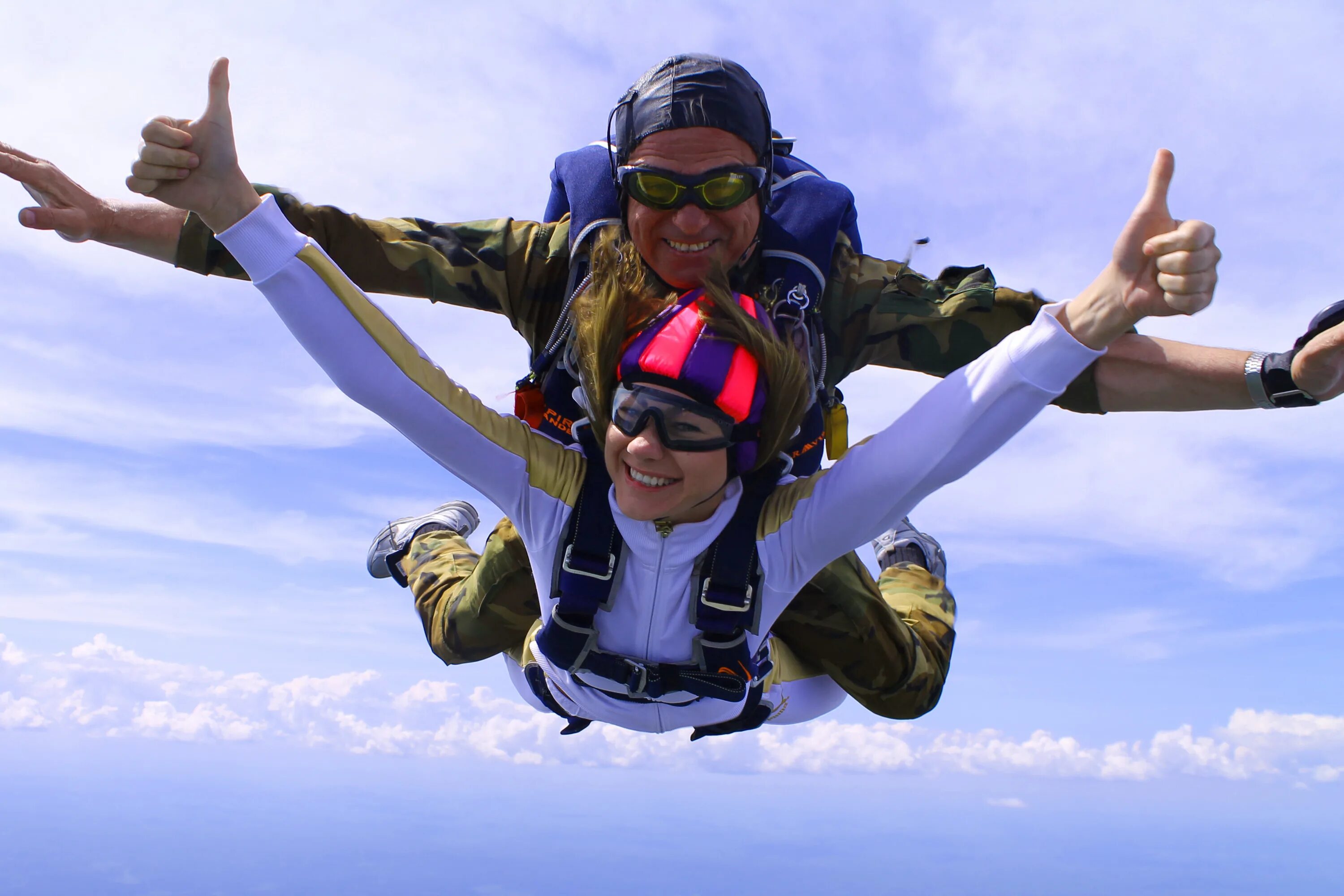 Инструктор боевых магов юри. Девушка с парашютом. Инструктор боевых магов поцелуй. Парашютный спорт. Инструктор боевых магов юри флостр.