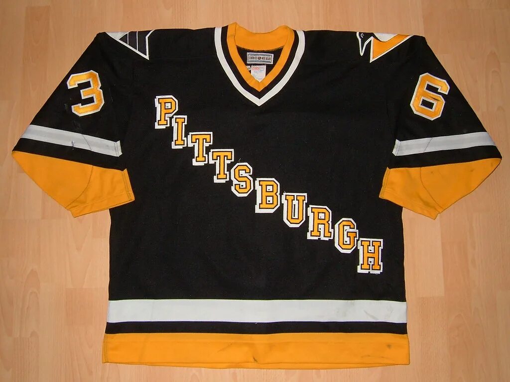 Джерси питтсбург пингвинз. Питтсбург форма 1997. Pittsburgh Penguins джерси черная детская. Питтсбург Пингвинз альтернативная форма.