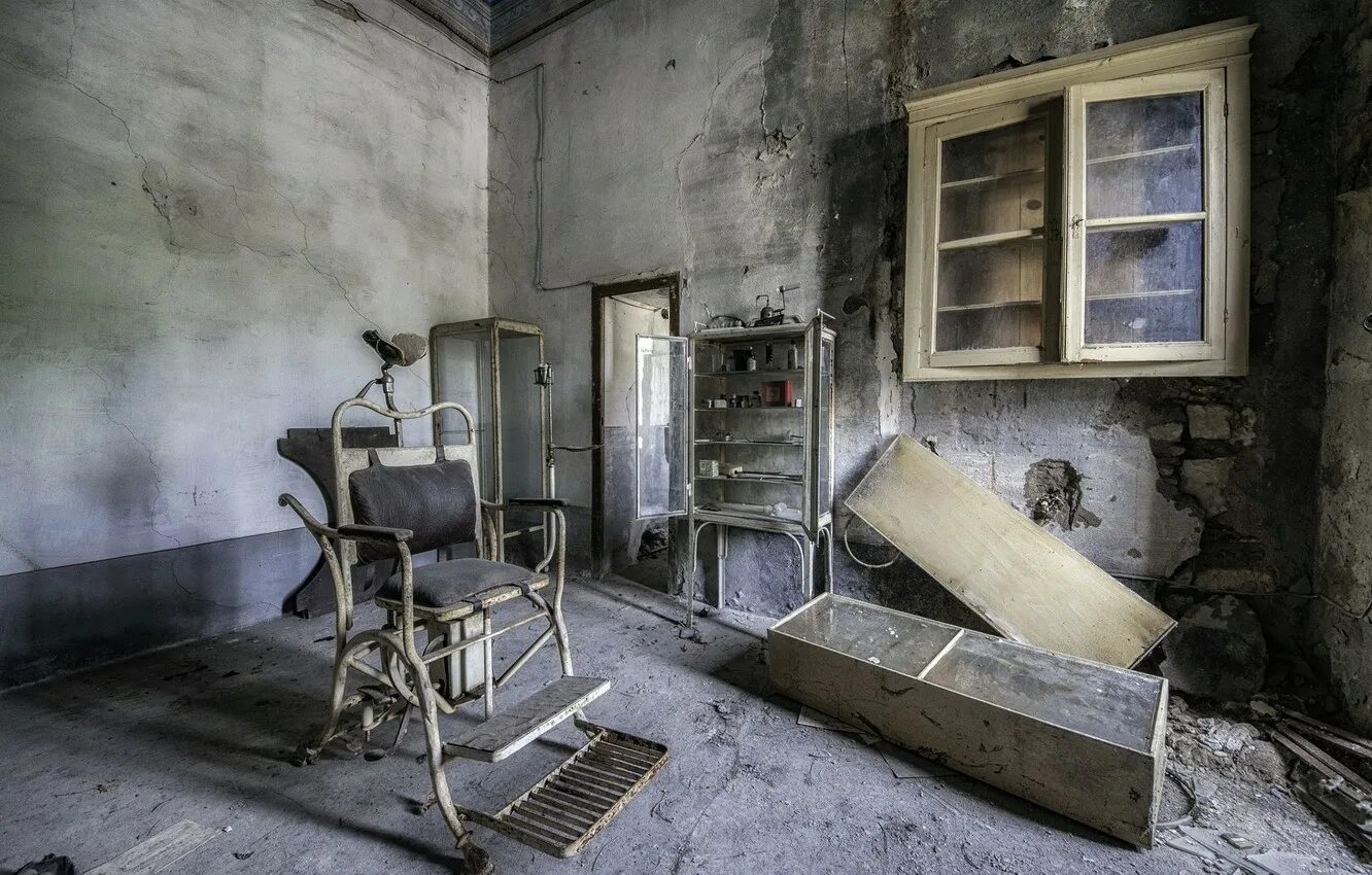 Кабинет пила. Старая комната больницы. Заброшенный кабинет в больнице. Комната заброшенной больницы. Заброшенная Операционная комната.