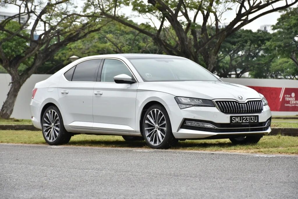 Шкода суперб года выпуска. Шкода суперб 2025. skoda superb 2025 laurin klement. skoda superb 2025. новая шкода суперб 2025.