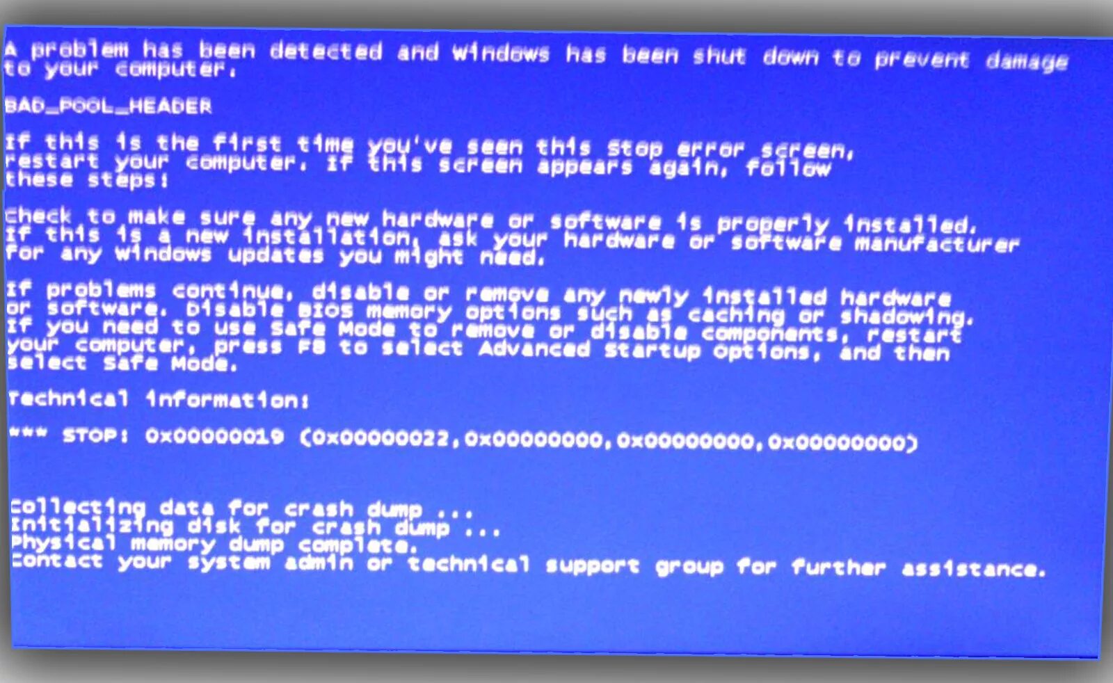 Windows 11 bsod. Синий экран смерти зелёный. Биос экран смерти. Зеленый бсод. Экран смерти Windows кладбище.