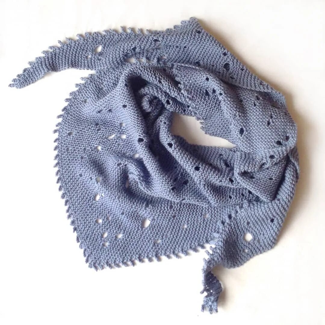как вязать спицами косынку на шею. шейный платок спицами. вязание бактуса спицами для начинающих. шаль ардент. как вязать спицами косынку на шею.