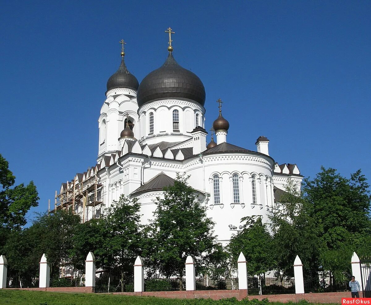 Церковь в ломоносове. Храм архангела михаила в ломоносове.
