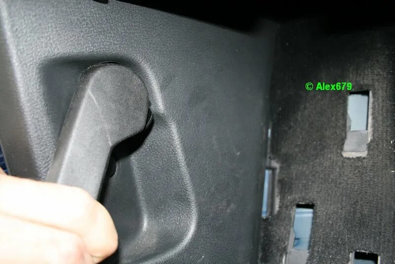 фольксваген поло ручка открытия капота. где находится ручка открытия капота. опель астра рычаг открытия капота. кнопка открывания капота паджеро спорт 2. Fiat punto 2 ручка открывания капота.