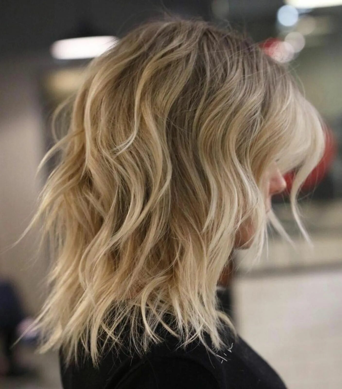 Natural brown messy hairstyle by Bruno Ximendes Messy bob hairstyles, Bob hairst