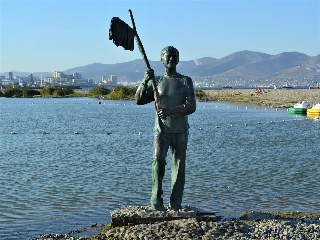 где снимали в новороссийске. геша козодоев памятник. фильм рашн юг 2020. где снимали в новороссийске. где снимали в новороссийске.