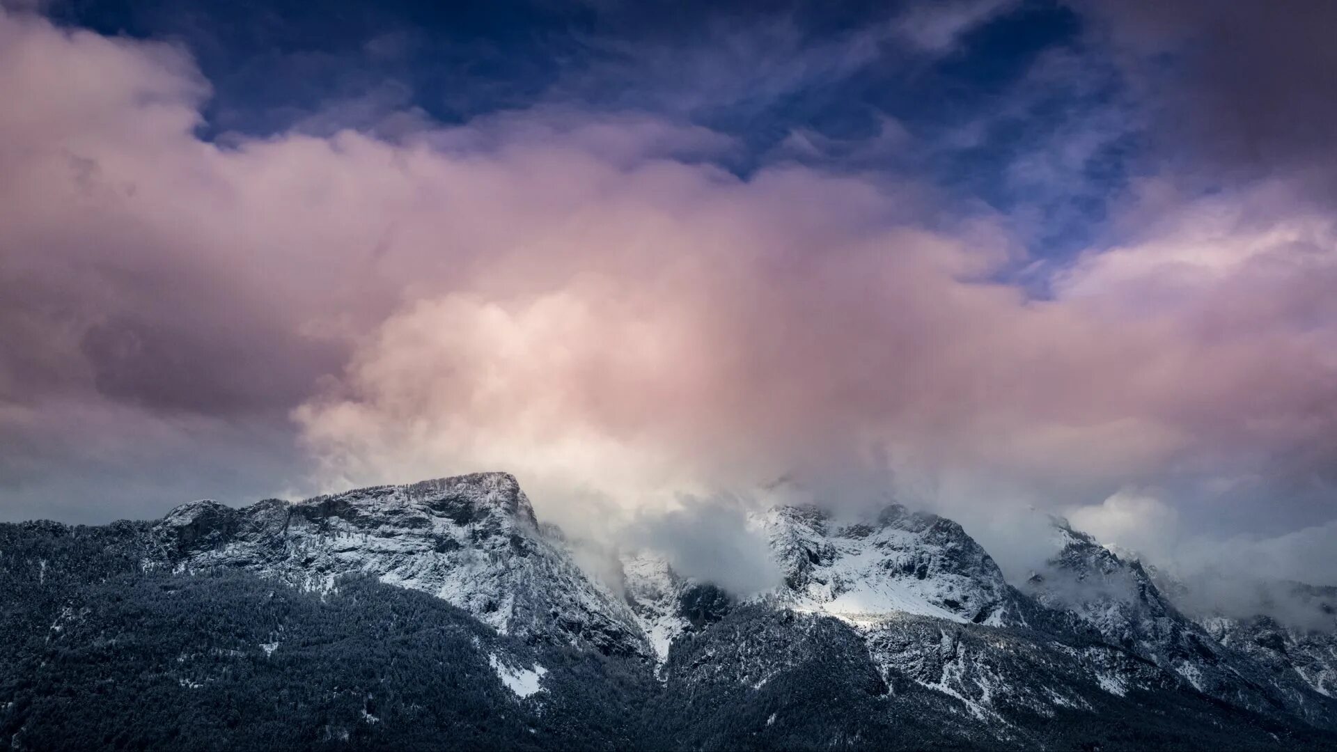 Peaks cloud. Peaks cloud
