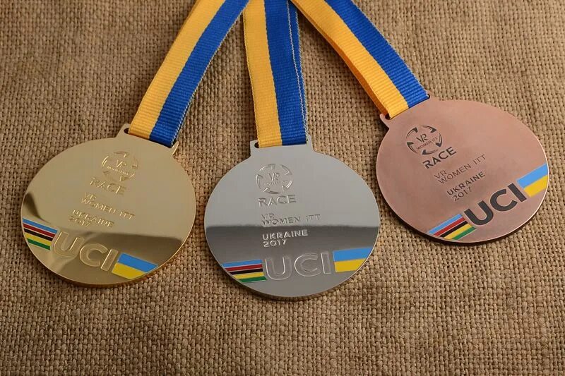 Sporting medals. Медали спортивные. Крепление ленты к медали. Призовые медали. Необычные медали.