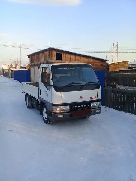 Дром Грузовики. Mitsubishi Canter 1999 синий самосвал 3 тонны вид спереди. Дром Грузовики до 2 тонн категория б. Дром Краснокаменск грузовик 5 тонник.