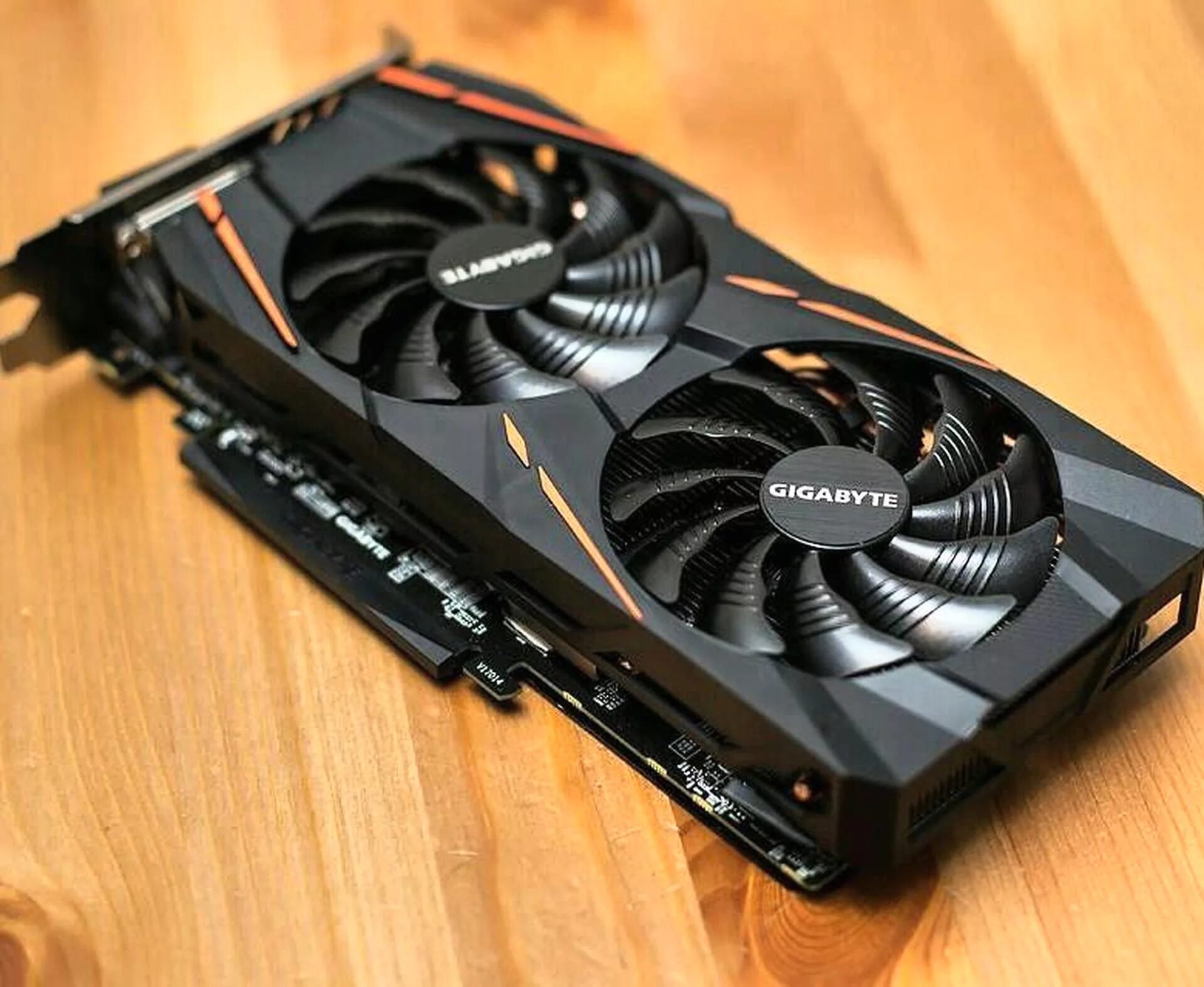 Gigabyte gaming 8. RX 580 4gb Gigabyte. Gigabyte RX 580 8 ГБ. Видеокарта RX 580 8gb Gigabyte. Gigabyte RX 570 4gb.