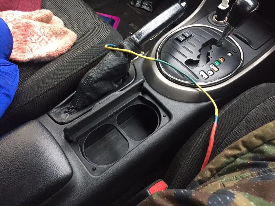 Снятие и установка элементов центральной консоли Toyota Corolla Auris manual