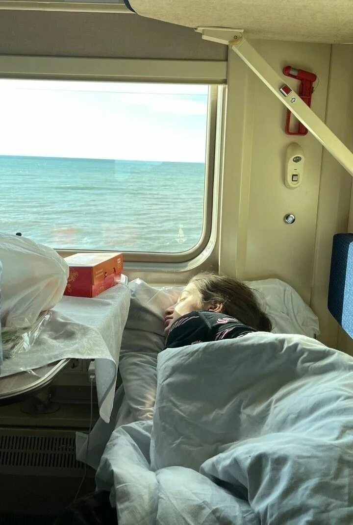 Поезд москва владивосток купе. Venice simplon-orient-express восточный экспресс. Долгая поездка в поезде. Самая долгая поездка на поезде. Долгая поездка в поезде.