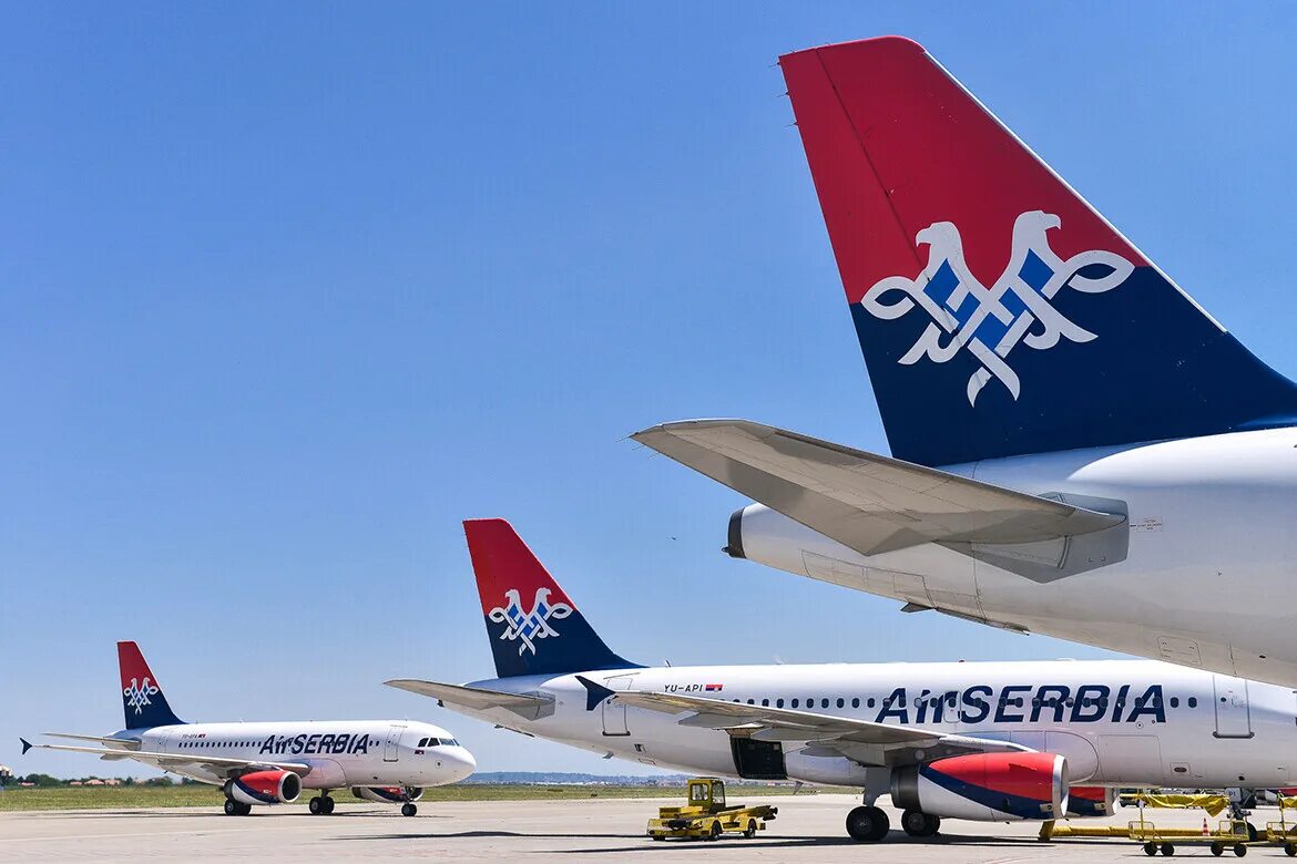 Аир сербия рейсы. Airbus a330-200 air serbia. Авиакомпания эйр сербия. Air serbia moscow belgrade. Lot airlines.