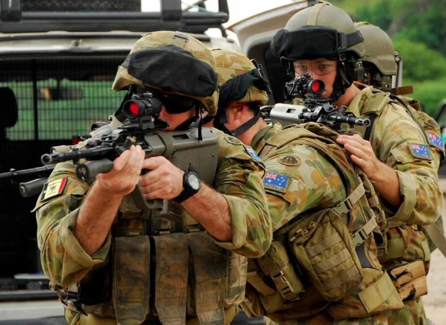 Генерал крис каволи. Leadership course army gb. Армия сенегала. Indian army force. Australian army f88.