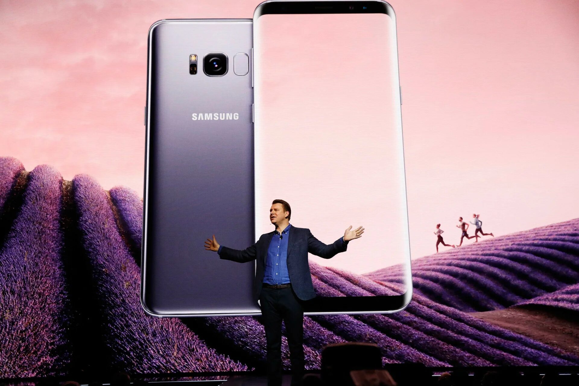 Рейтинг смартфонов самсунг 2024. Samsung s8. Презентация нового смартфона. Презентация Samsung. Смартфон Samsung будущего.