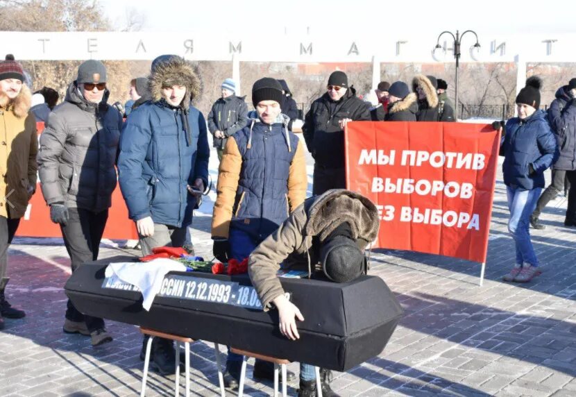 Сколько вышло на похороны навального