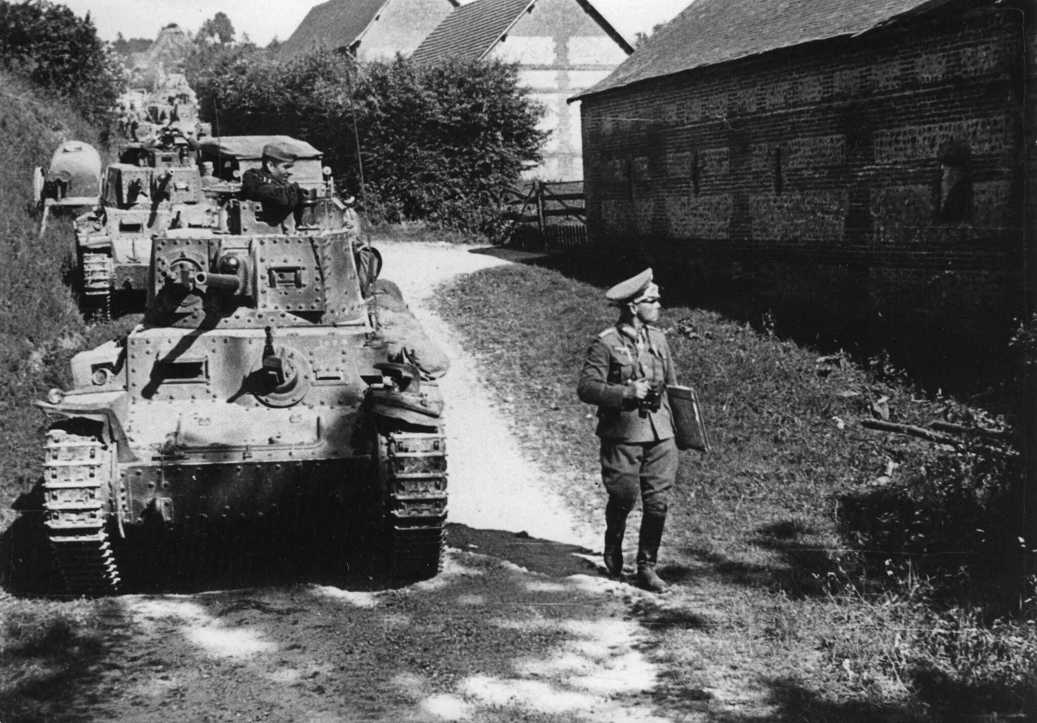 Немецкий танк 7. Немецкие танки во Франции 1940. Эрвин Роммель 7 танковая дивизия. 7 Танковая дивизия вермахта 1941 PZ Kpfw i.