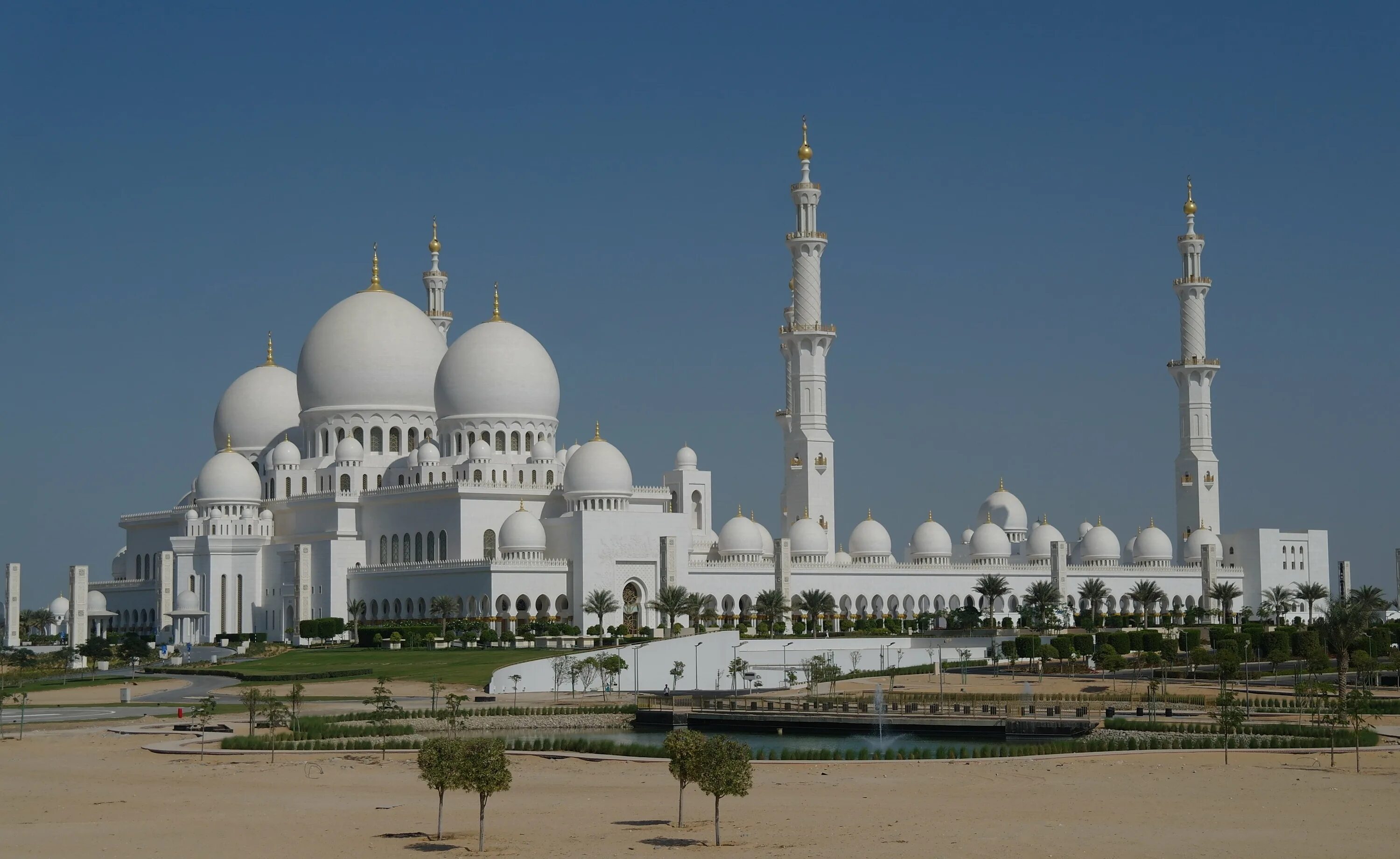Чудеса арабских эмиратов. Абу Даби Mosque. Мечеть шейха Зайда Абу-Даби. Мечеть в Дубае Абу Даби. Мечеть шейха Зайда в Абу-Даби, ОАЭ.