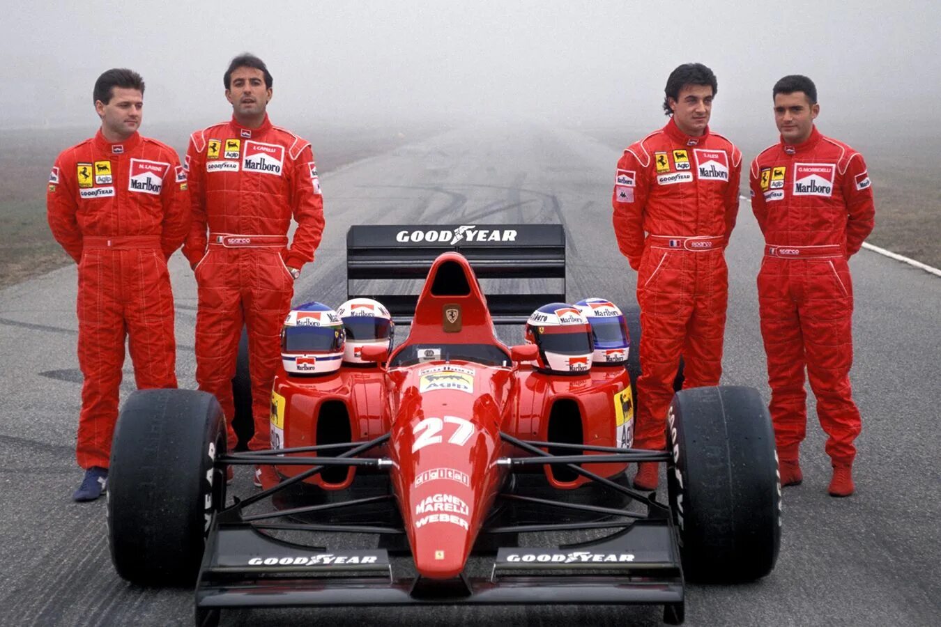Команда формулы 1 8. Ред Булл ф1 2014. Ф1 Макларен команда MCLAREN. Гонщики ф1 Феррари состав. Формула 1 Team Ferrari гонщики.