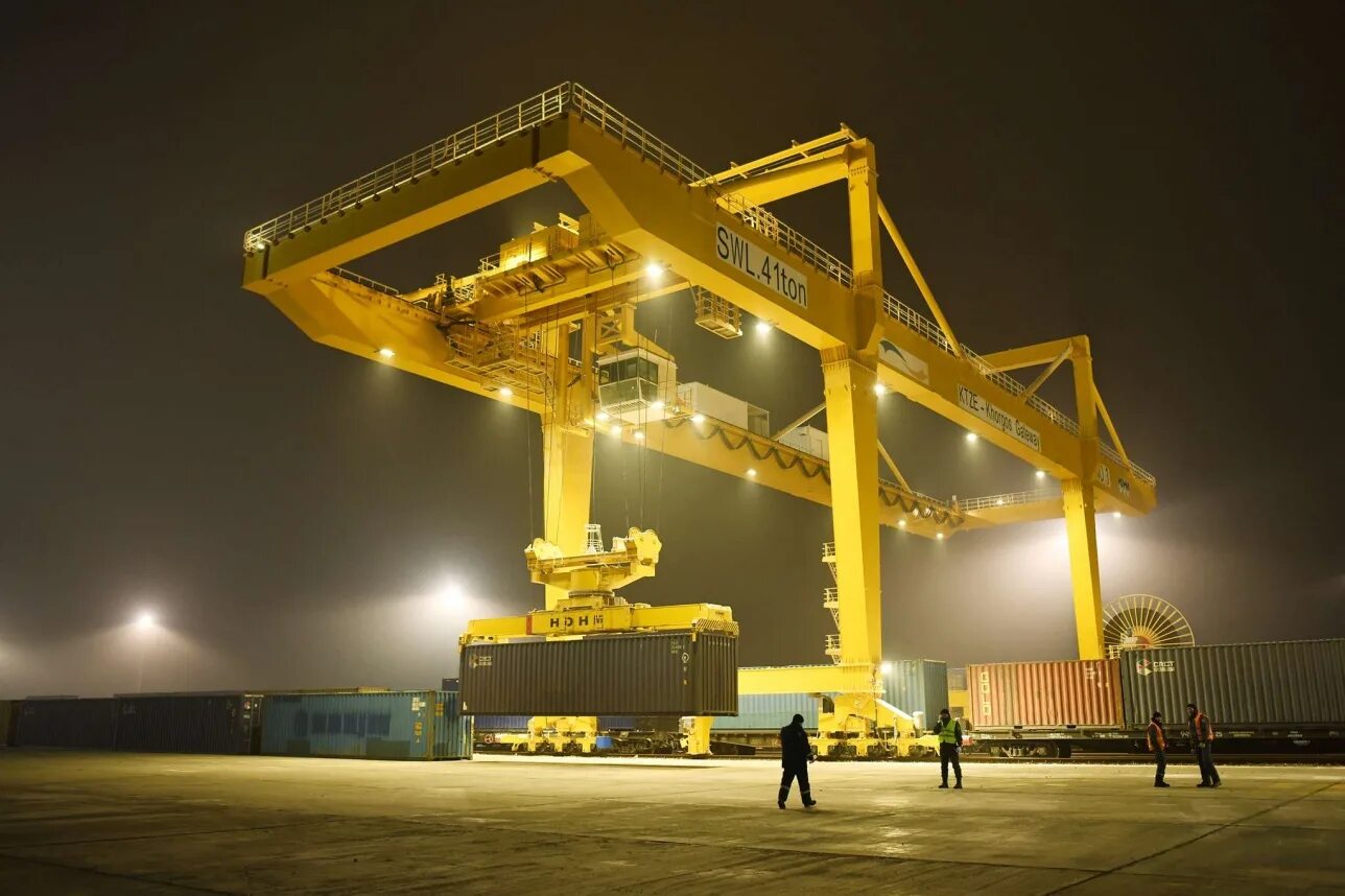 Сухой порт. Сухой порт. Экспорт британии. Железнодорожные перевозки туркменистан. Жд из китая в германию.