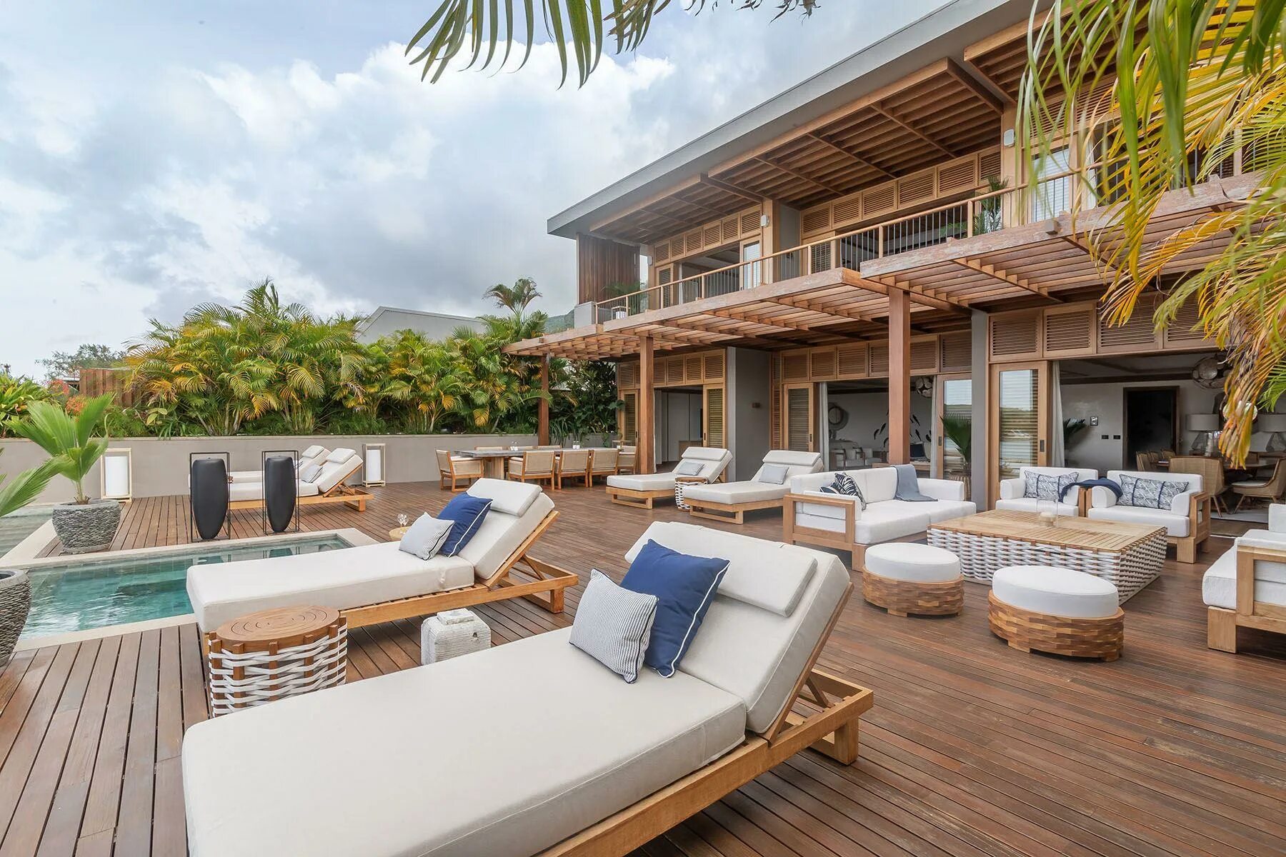 L Escale Resort Marina & Spa 5*, Сейшелы, остров Маэ. Le Nautique Luxury Beachfront Apartments, о. Маэ. Berjaya beau Vallon Bay 4 Сейшелы Сейшелы. Le Relax Beach Resort Praslin 3*.