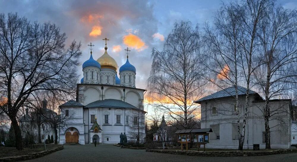 Новоспасский монастырь церкви. Новоспасский ставропигиальный монастырь. новоспасский монастырь в москве. знаменской церкви новоспасского монастыря в москве.