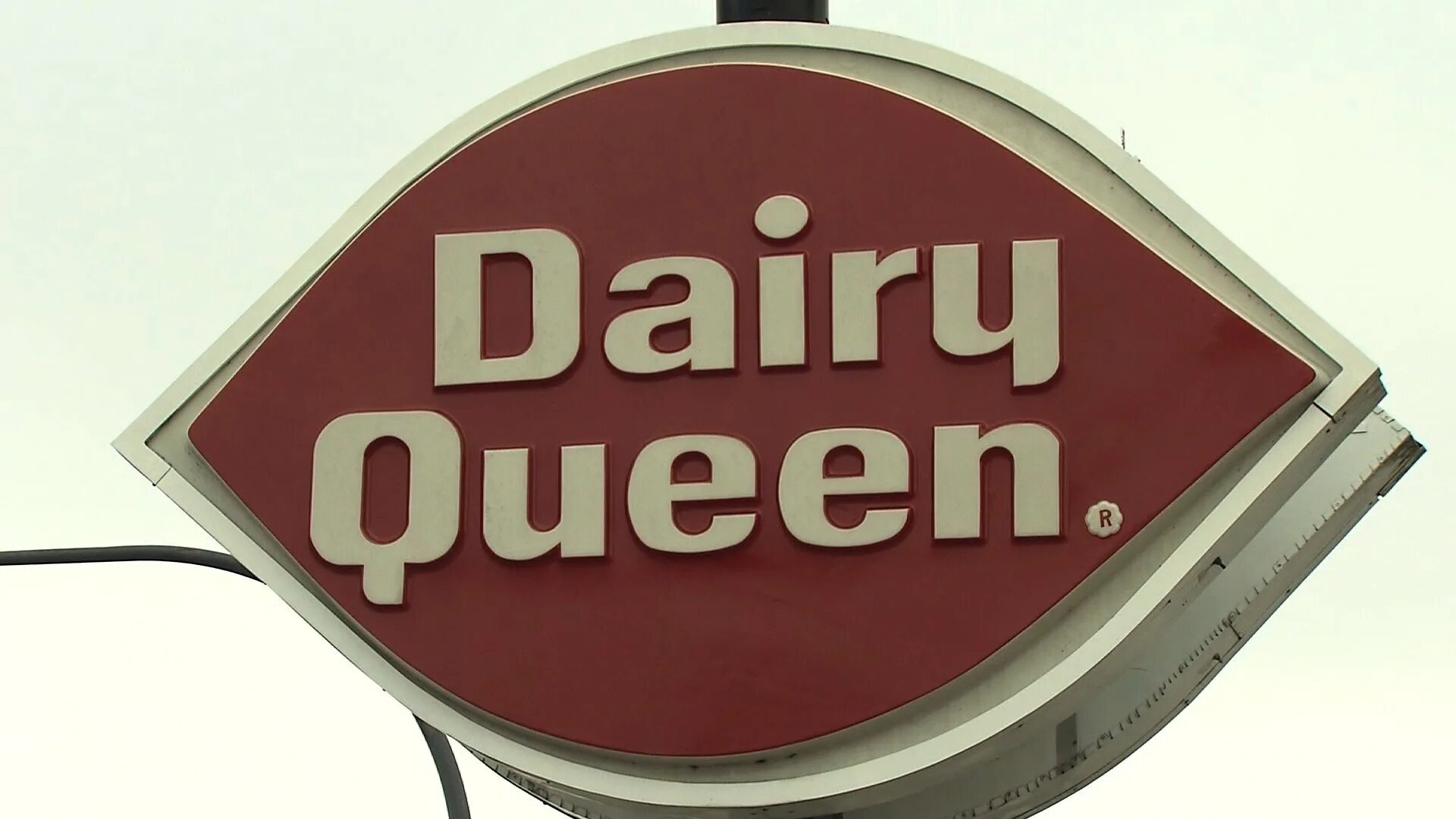 Dairy queen. Дейри Квин. Dairy Queen logo. Dairy Queen History. Dairy Queen когда основан в США.