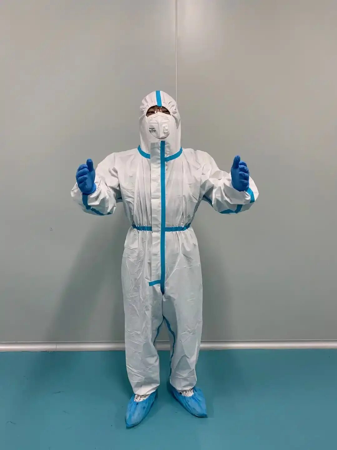 30-361-00209600-2022. Костюм защитный медицинский. Одноразовая медицинская одежда. Комбинезон медицинский одноразовый. Covid 19 защитный костюм.