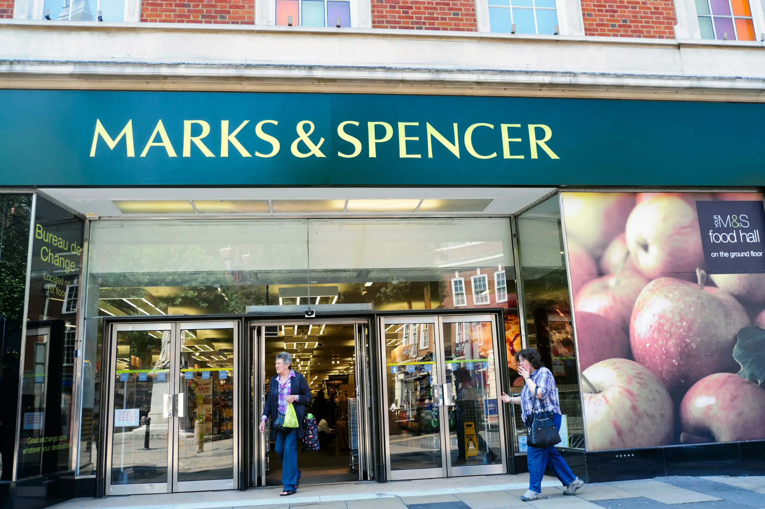 Магазин marks spencer. Маркс энд Спенсер интернет. Макс энд Спенсер магазин интернет. Marks and Spencer Симферополь.