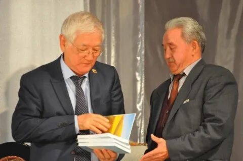 А айымбетовтің мамандығы кім