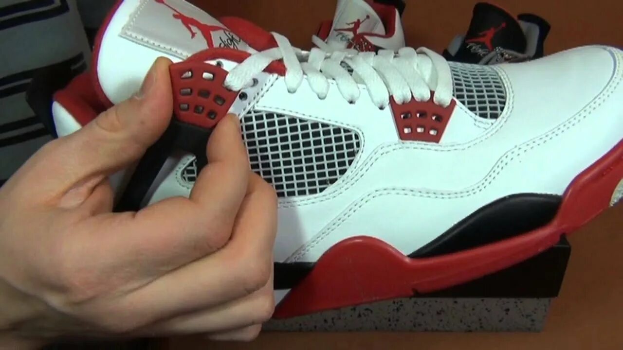 Как отличить джорданы от найк. Nike air jordan 4 low. air jordan 4 lightning. шнуровка air jordan 4. найк air jordan 4.