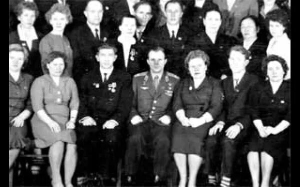 первая учительница гагарина. первая учительница гагарина. первая учительница гагарина. 80 лет полету гагарина в космос. первая учительница гагарина.