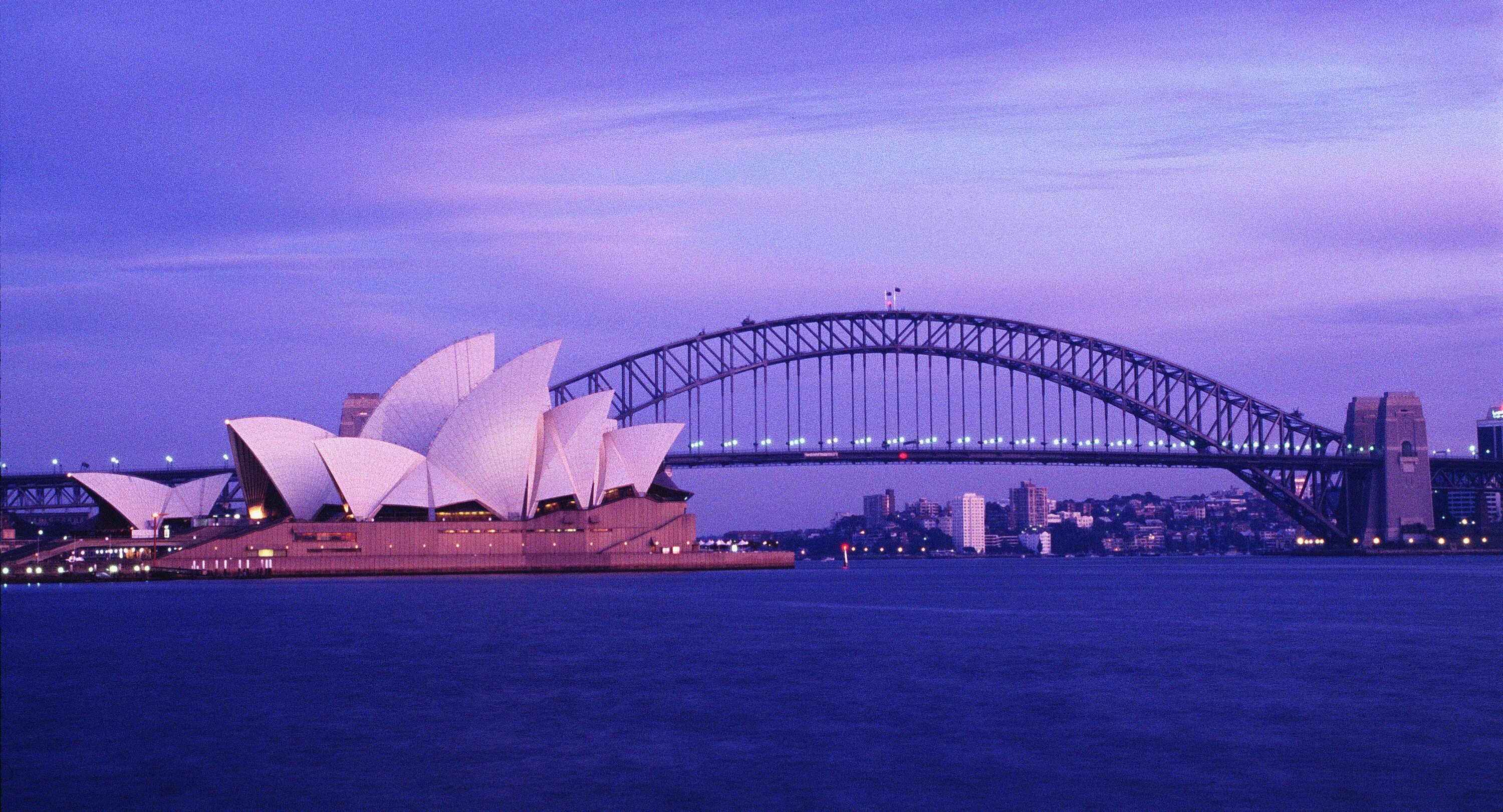 Sydney's world. Цвет Сидней. Сидней Австралия Немо. Glebe Sydney. Аэропорт Сидней Австралия фото.