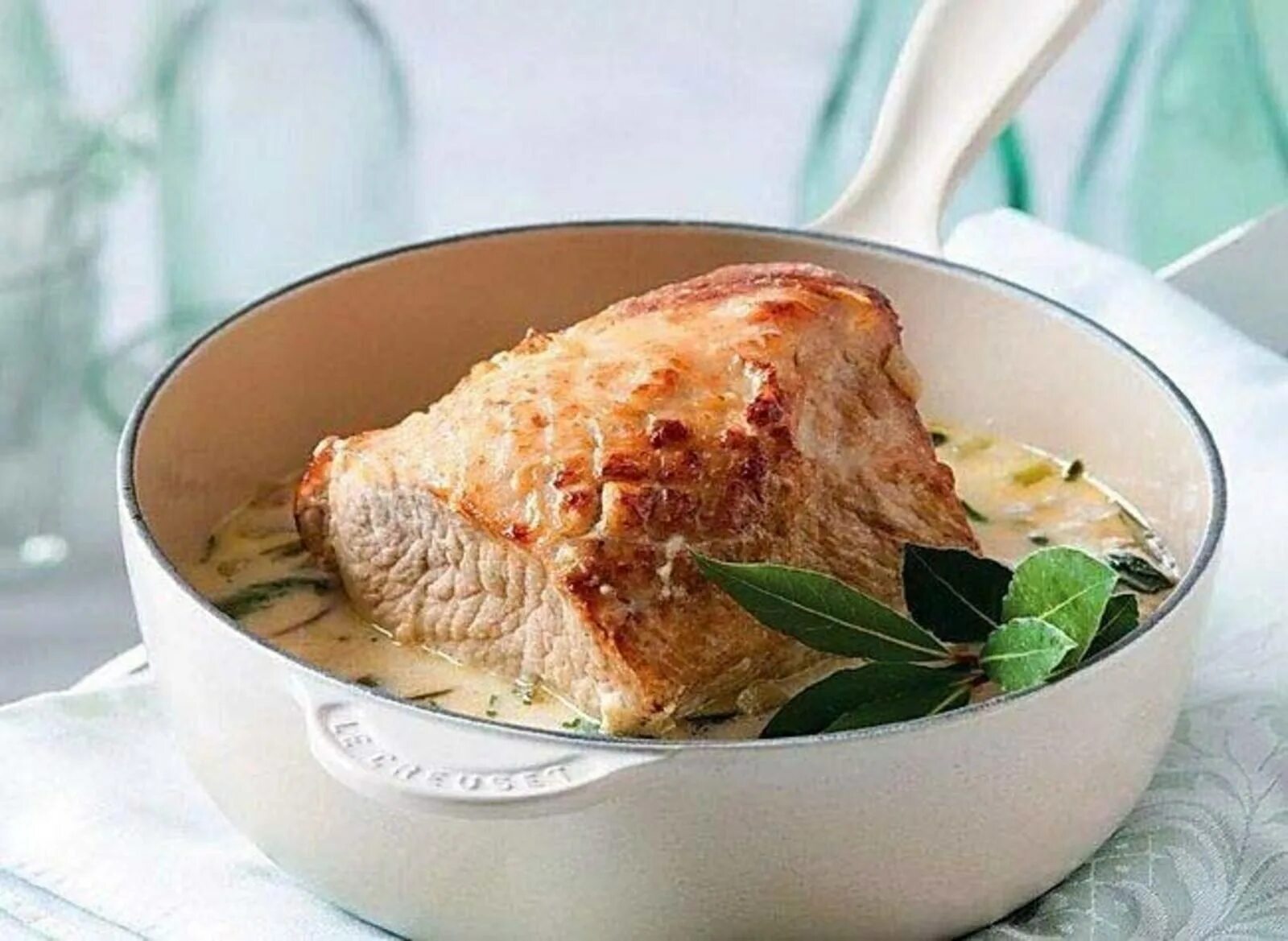 Тушим молоку. Свинина в молоке. Молоки жареные с луком. Тушеные молоки рецепт с фото. Тушим молоку.