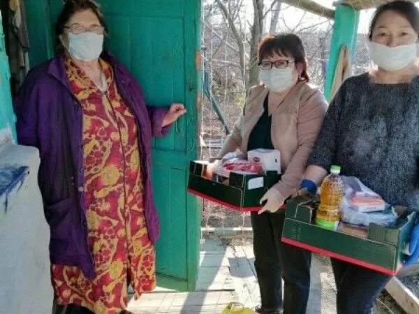 Мкоу сарпинская сош. Волонтеры калмыкии. Шарнут калмыкия. Тугтун калмыкия. Директор соигси.