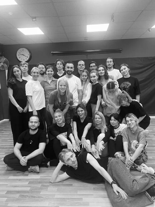 Олег жирицкий актер. Школа актерского мастерства олега жирицкого. Актерская школа олега жирицкого. Школа актерского мастерства олега жирицкого. Школа актерского мастерства олега жирицкого.