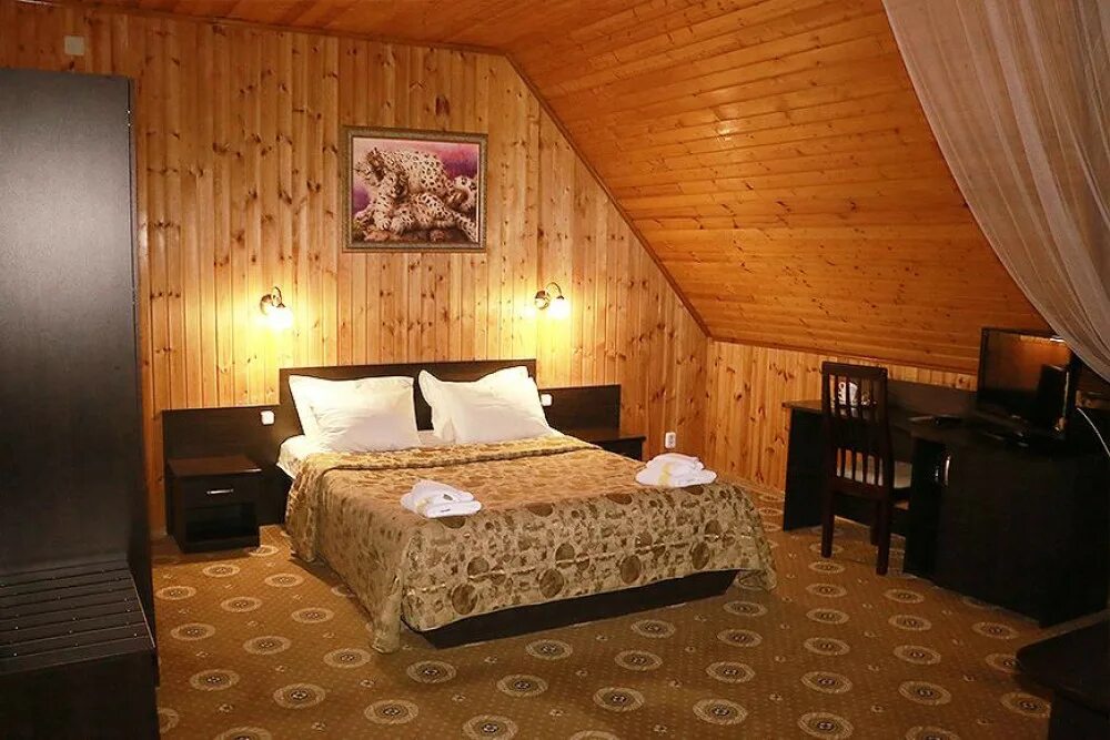 Гостиница шафран домбай. Номера в домбае. Отель снежный барс 3 домбай. Арючат домбай. Номера в домбае.