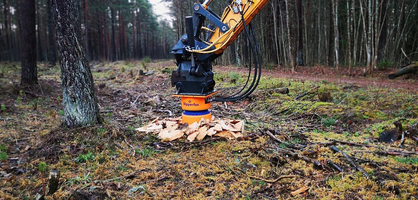 Машина для удаления пней. Измельчитель пней Stump Grinder. Измельчитель пней dipperfox. Dipperfox 850 Pro. Машина для корчевания пней МТП 26.