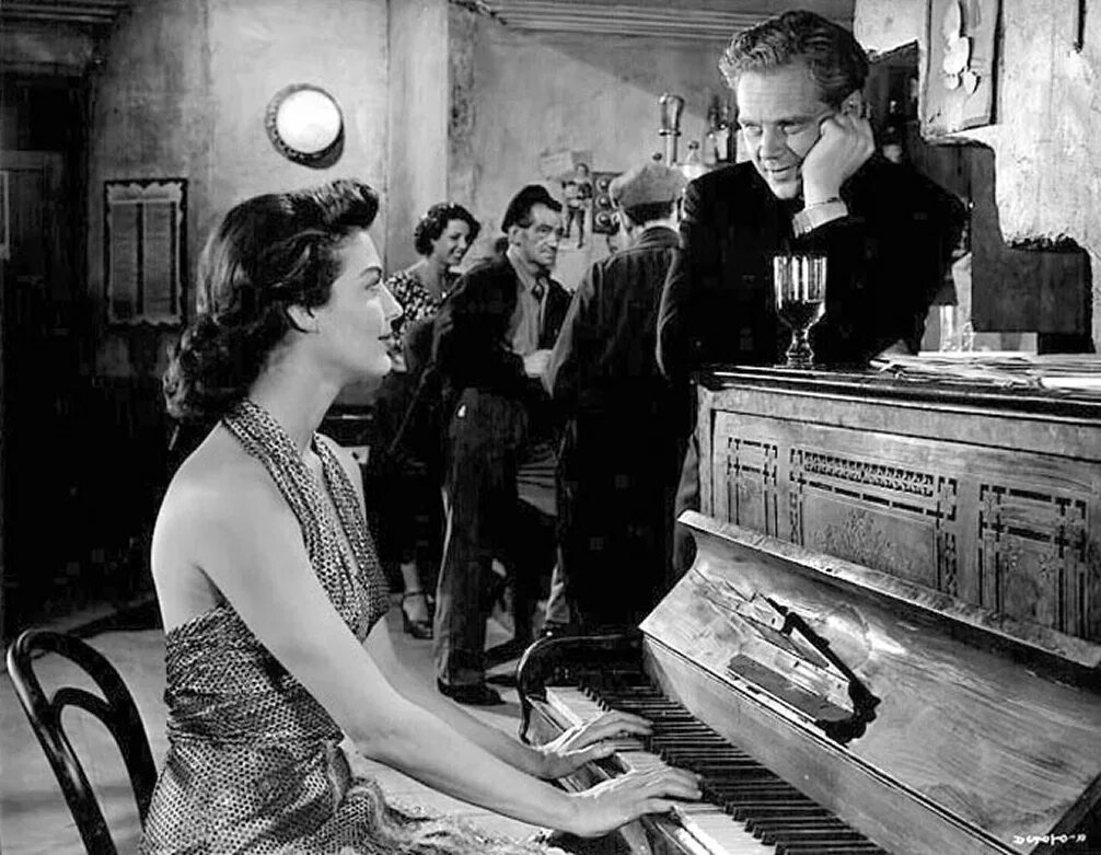 Shoot the piano player. Пианист фильм 2002. Стреляйте в пианиста фильм. Пианино фильм. Пианист кадры из фильма.