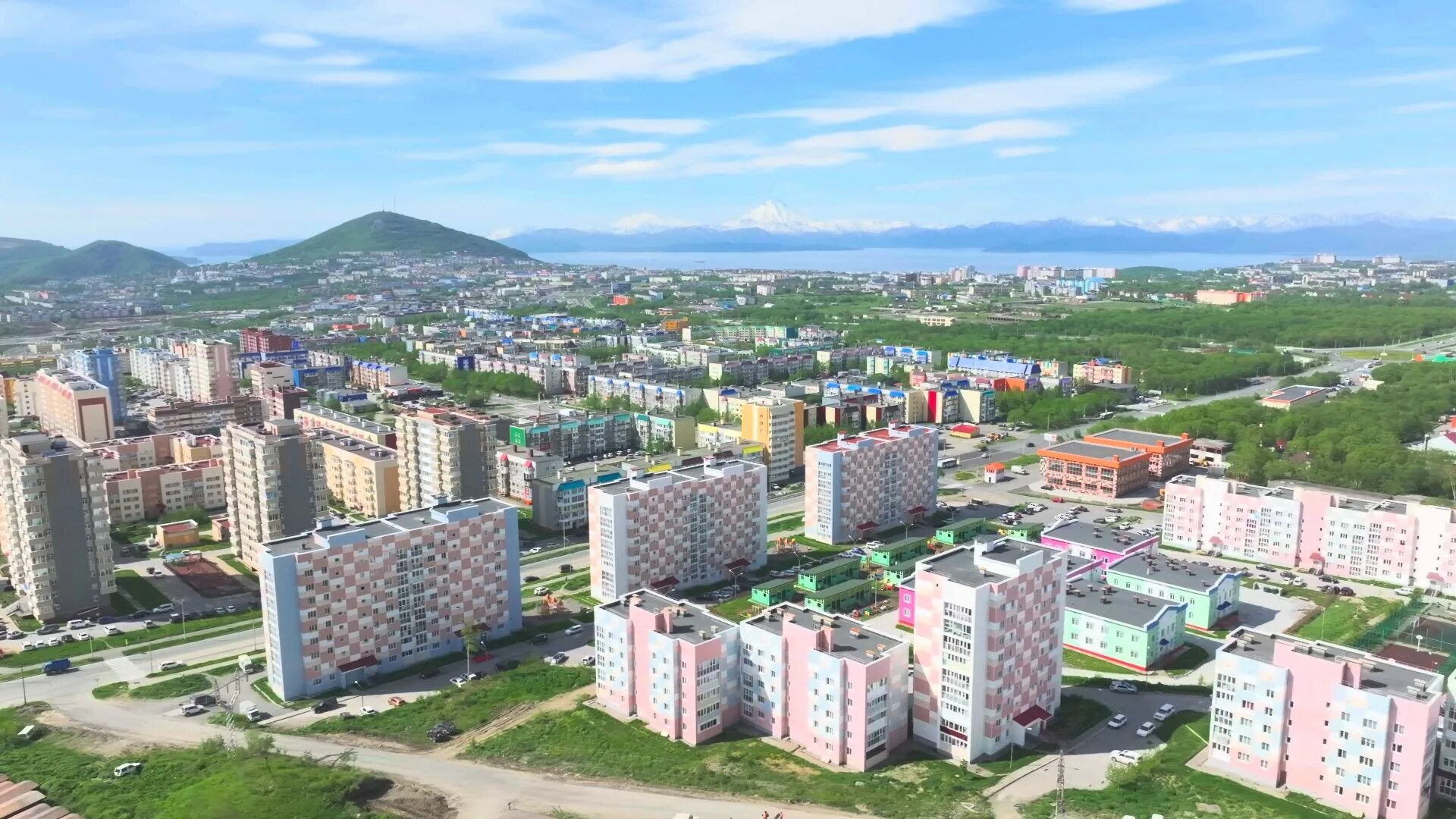 Вакансии камчатка с жильем. Камчатка жилые районы. жилище камчатского края. служебные квартиры камчатка. жилища на камчатке.