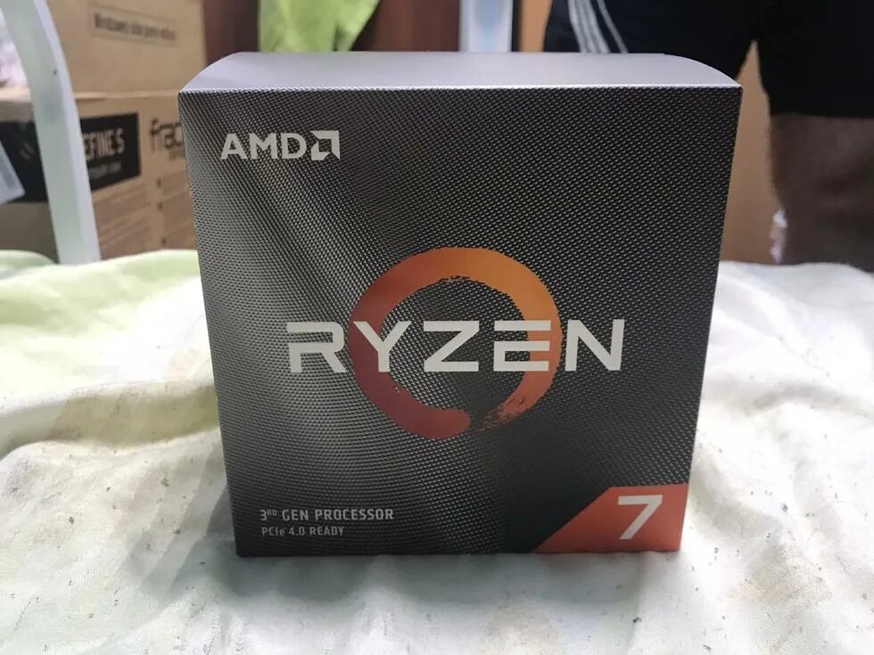 Amd ryzen 7 3700x купить. Процессор Ryzen 7 3700x. Процессор AMD Ryzen 7 3700x Box. Процессор AMD Ryzen 7 Pro 3700. R7 3700x.