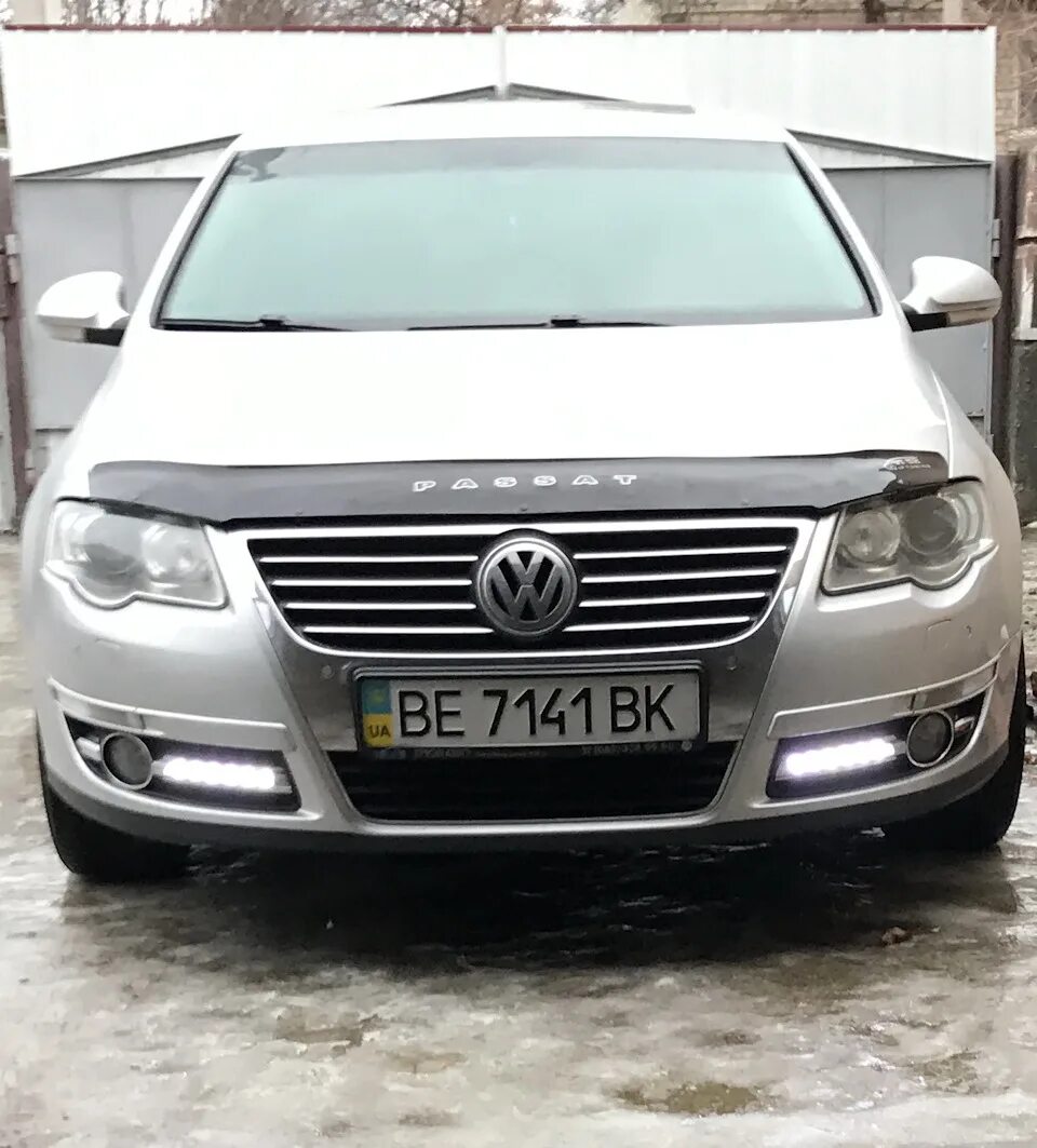 Passat b6 drl. Ходовые огни пассат б6. Дхо пассат б6. Led туманки пассат б7. Фольксваген пассат ходовые огни.