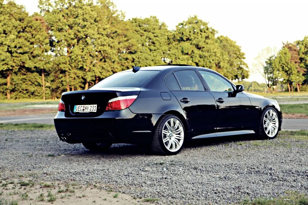 Bmw e60 объем. Bmw m5 v10. Bmw e60 объем. Bmw 5 e60. Бмв 5 е60 2008.
