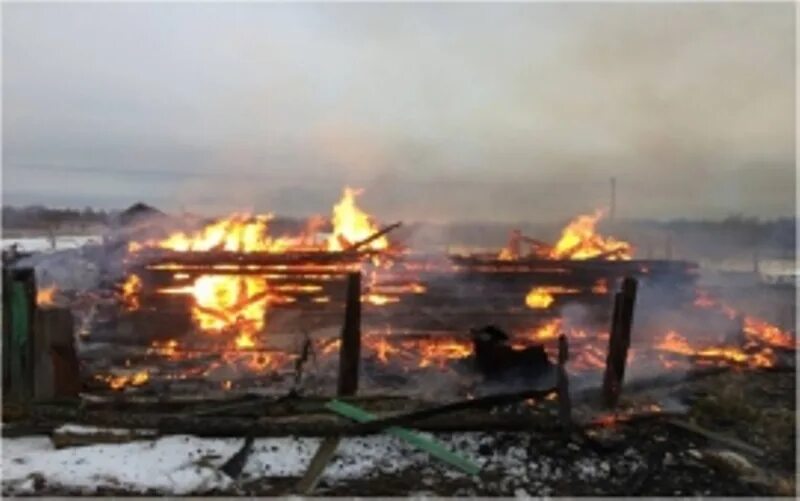 Сгорел автобус п кирилловском районе. Кимры пожары. Мчс погар. Пожар в горицах. Суздальский район село весь- пожар.