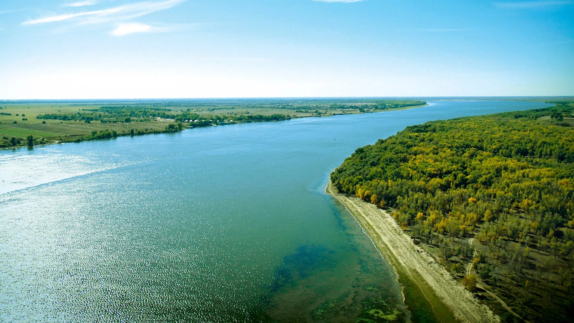 Река Волга Приволжье. Река Волга в Казани. Река Волга залив. Река Волга 2022. Наличие в регионе кроме волги