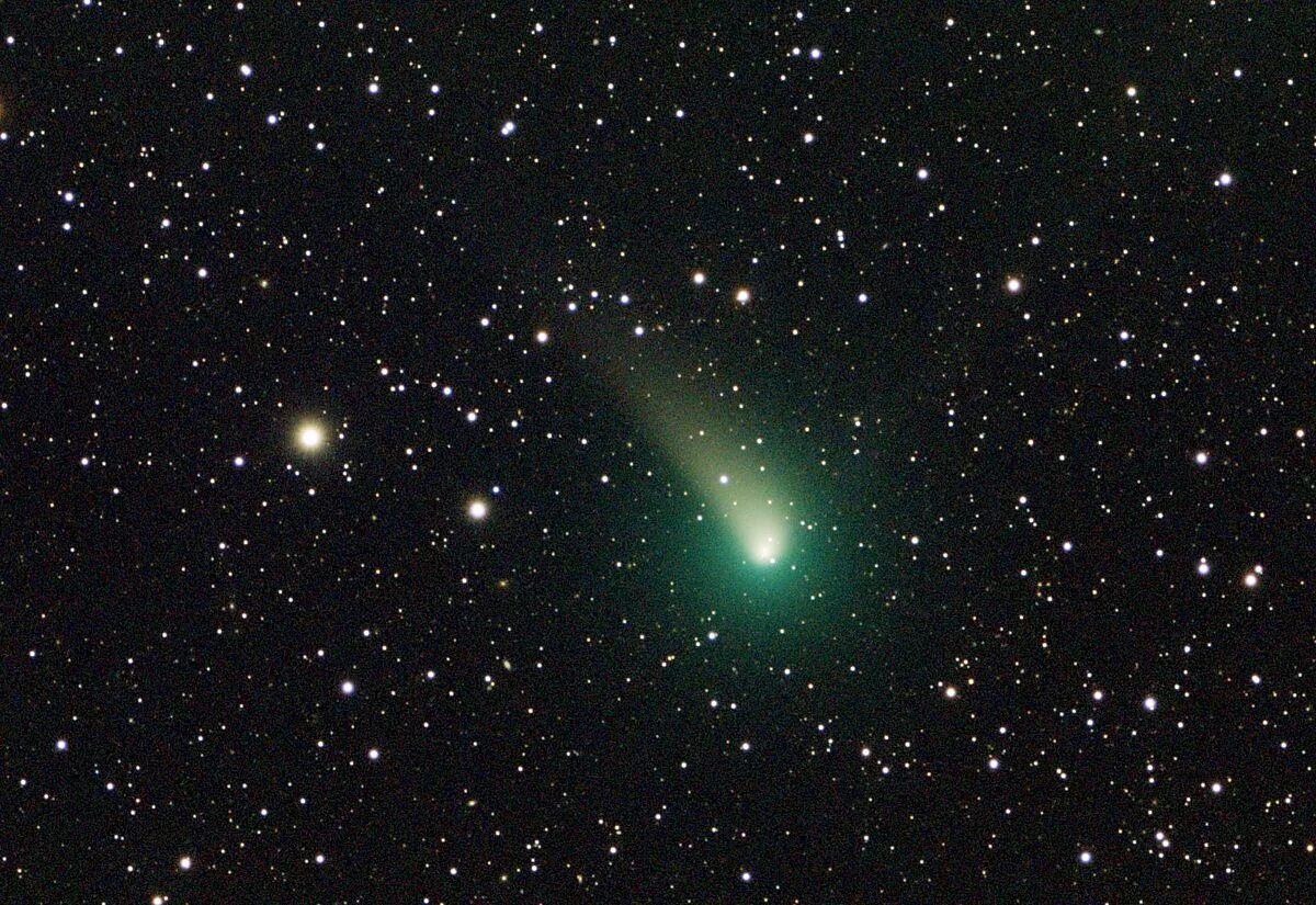 Комета понса брукса 2024 фото. Комета Виртанена. Комета Понса-Виннеке. Комета Понса Брукса. 46 Виртанена.