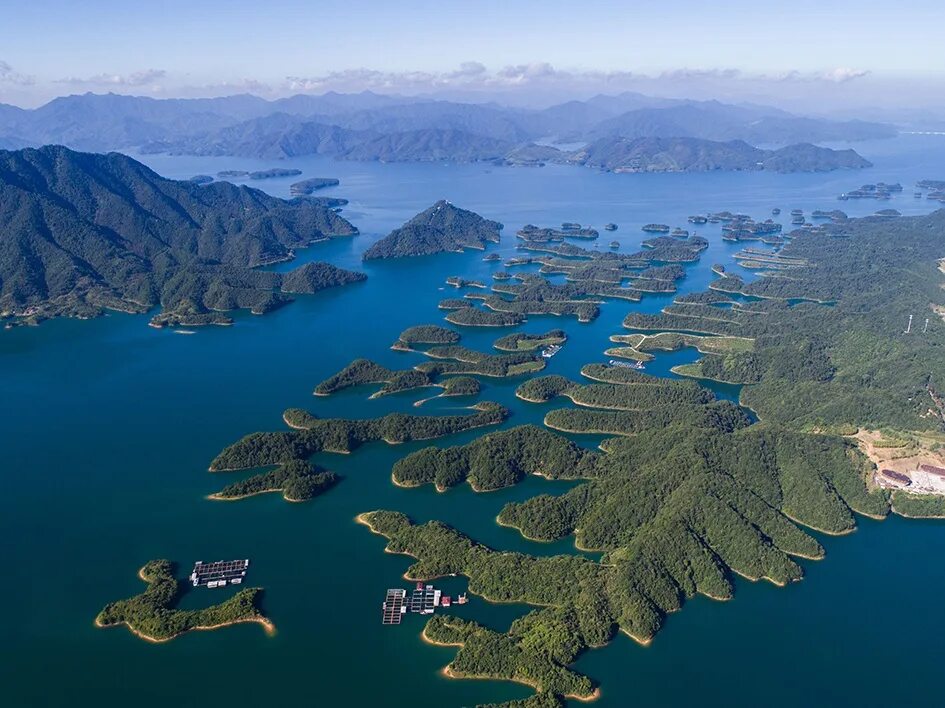 Страны занимающие тысячи островов. Цяньдаоху Чжэцзян. Озеро тысячи островов Цяньдаоху. Шичэн, Китай. Шичен Китай.