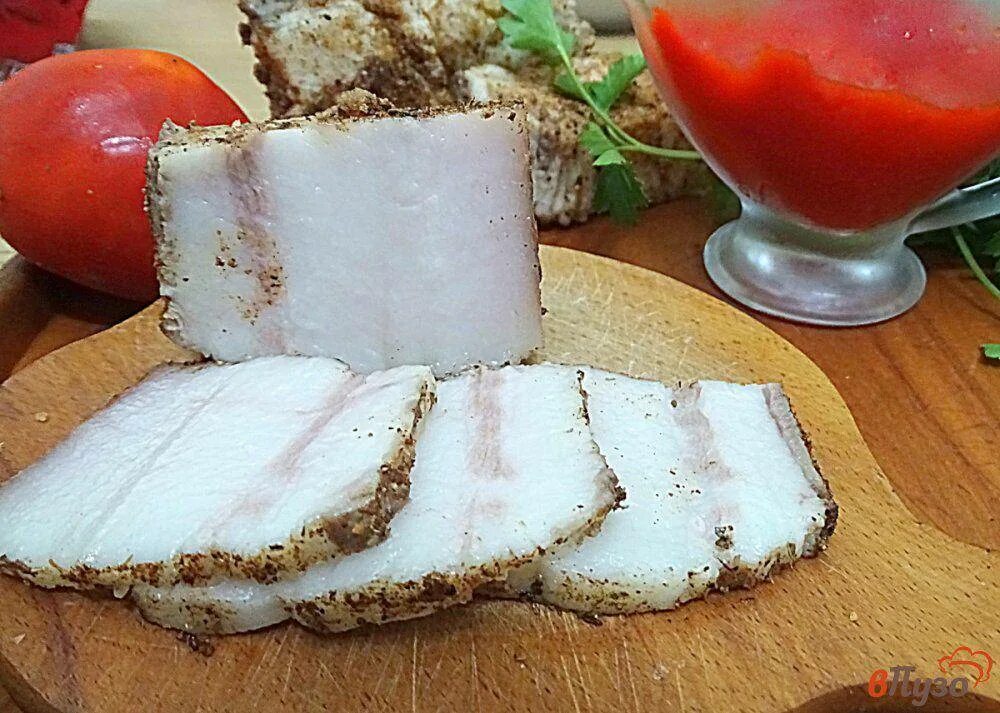 сало соленое с чесноком в рассоле. сало в рассоле. сало горячая домашняя засолка. сало в рассоле. сало соленое в тузлуке.