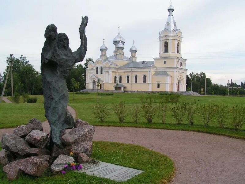 Лезье. Церковь в деревне. Сологубовка. Сологубовка. Сологубовка.