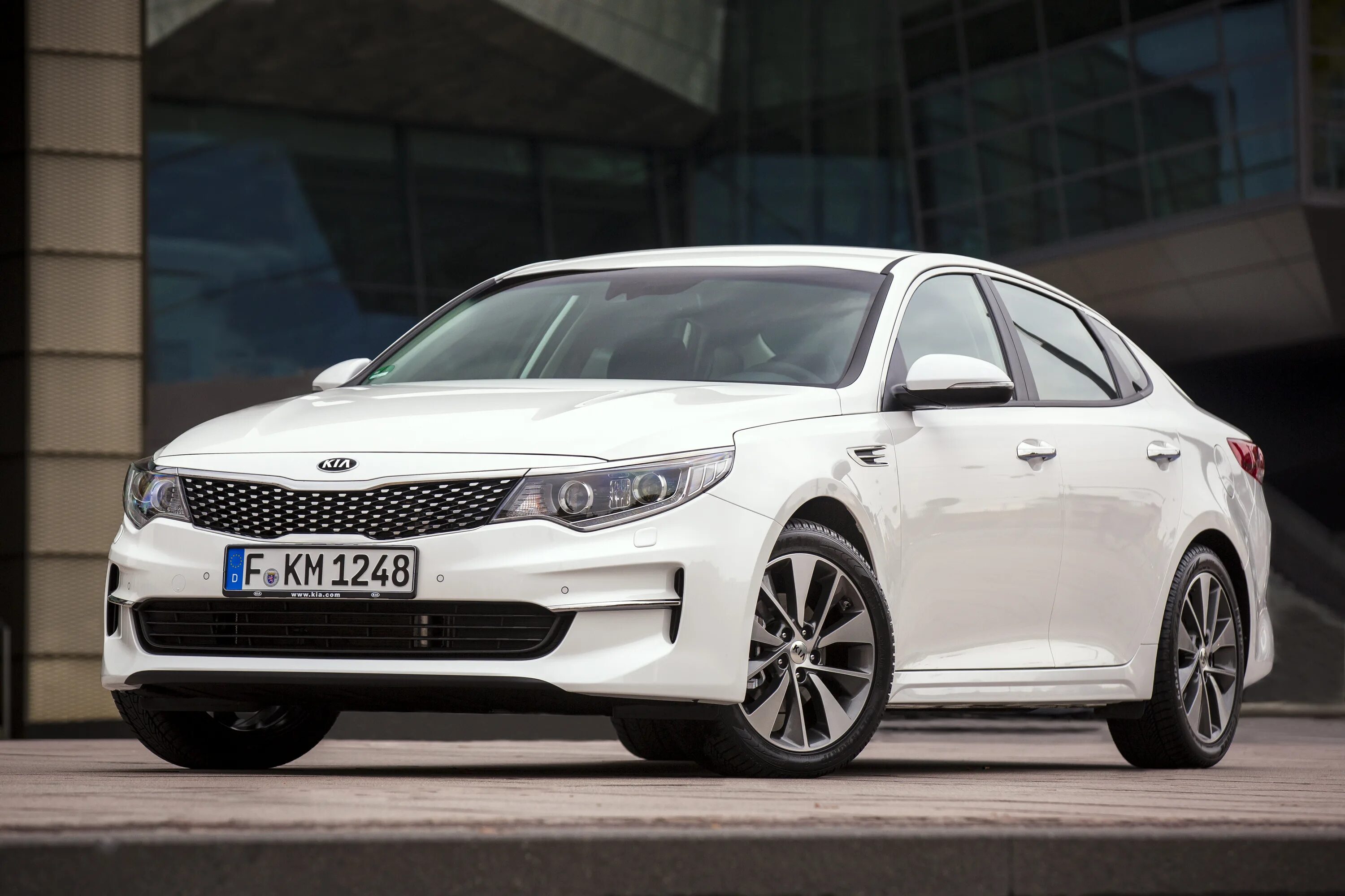 Киа удлиненная. Kia Optima 2016. Kia Optima 2015. Киа Оптима седан 2018. Kia Optima IV 2015.